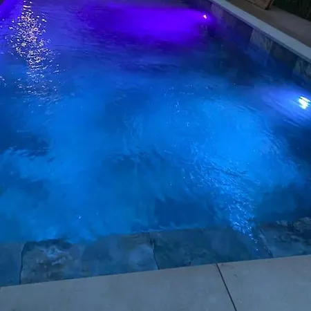 4 Pieces Avec Piscine Baillargues